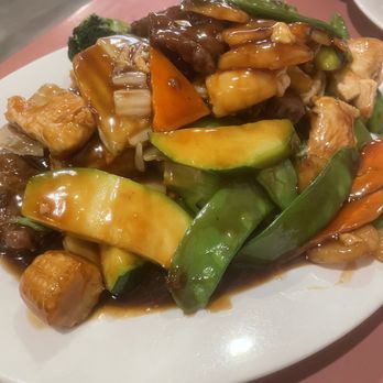 Lin's Mandarin - Some trio on under chef specialties. Really good. - Chinese Near Me - Norridge, Illinois Lin's Mandarin - Some trio on under chef specialties. Really good. - Chinese Near Me - Norridge, Illinois