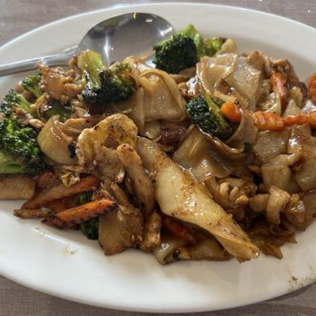 Maya Thai Laos Cafe - 9/10/24 FYI, Chicken Pad See Ew - Laotian Near Me - Alameda, California Maya Thai Laos Cafe - 9/10/24 FYI, Chicken Pad See Ew - Laotian Near Me - Alameda, California