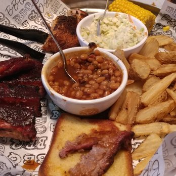Famous Dave's Bar-B-Que - Barbeque Near Me - El Paso, Texas Famous Dave's Bar-B-Que - Barbeque Near Me - El Paso, Texas