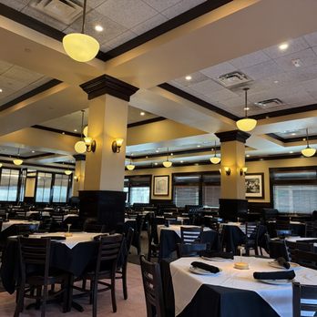 Maggiano's Little Italy - Interior - Italian Near Me - Houston, Texas Maggiano's Little Italy - Interior - Italian Near Me - Houston, Texas