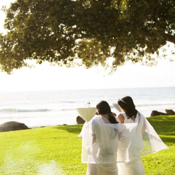 Aloha Maui Weddings - Yep, you guessed it! Fay found us that fire pit for the Saptapadi portion of the ceremony - Bridal Near Me