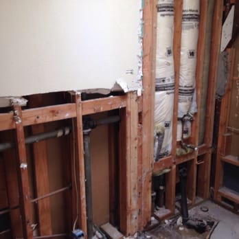 Dooley Construction - Before bathroom - General Contractors Near Me - Lakewood, California Dooley Construction - Before bathroom - General Contractors Near Me - Lakewood, California