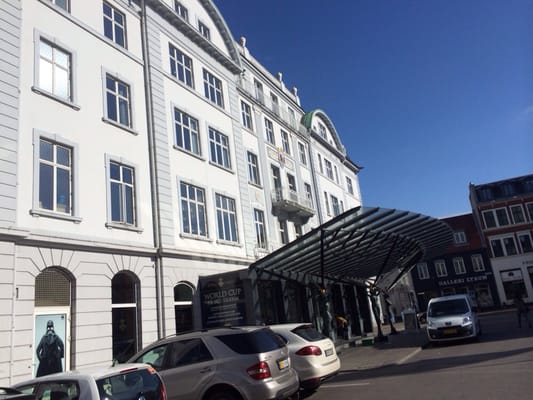 Hotel Royal by null