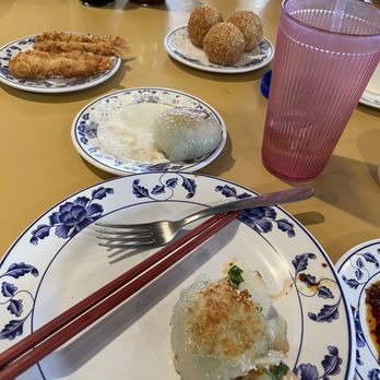 Ming Dynasty - Coconut shrimp, shrimp and leek bun, sesame bun - Dim Sum Near Me - Albuquerque, New Mexico