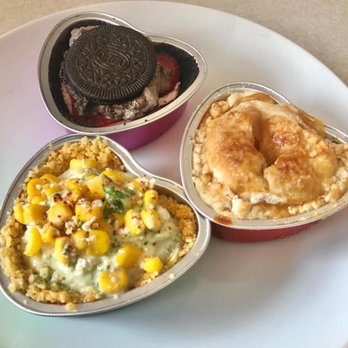 Grayseas Pies - Alex Pie, peach mango and the elote pocket pies - Pop-up Shops Near Me Grayseas Pies - Alex Pie, peach mango and the elote pocket pies - Pop-up Shops Near Me
