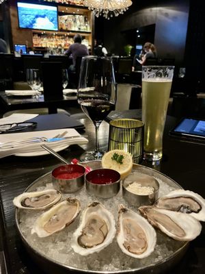 Hy's Steakhouse & Cocktail Bar by null