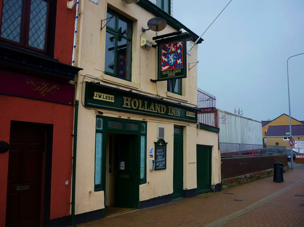 HOLLAND INN - Updated May 2024 - Rhos-y-Gaer Terrace, Holyhead, Isle of ...