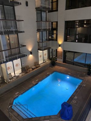 Zink Kitchen + Bar by null