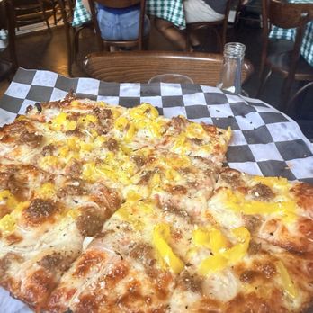 Wayfarer Tavern - Tavern classic - Pizza Near Me - Dayton, Kentucky Wayfarer Tavern - Tavern classic - Pizza Near Me - Dayton, Kentucky
