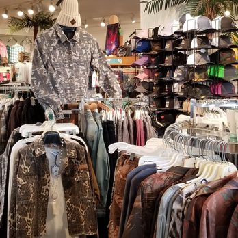 Ter Har's - Lots of camo - Women's Clothing Near Me - Cannon Beach, Oregon