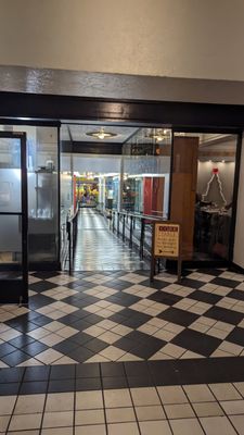 Cork and Table by null