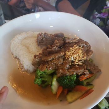 Pop Thai Restaurant - Garlic beef - Thai Near Me - Orlando, Florida