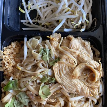Thai Kitchen Catering Services - Pad Thai with chicken - Thai Near Me - Ottawa, Ontario Thai Kitchen Catering Services - Pad Thai with chicken - Thai Near Me - Ottawa, Ontario