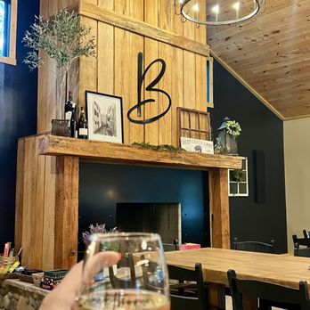 Blackthorne Cellars - Fireplace - Wineries Near Me - Oakland, Maryland