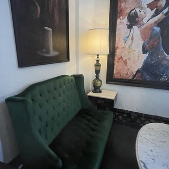 Piedmont Cafe - I loved this beautiful and cozy sitting area. - Coffee & Tea Near Me - Seattle, Washington