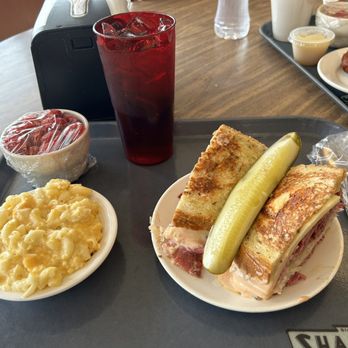 Shapiro's Delicatessen - Reuben, Mac n cheese, fruit, sweet tea - Delis Near Me - Indianapolis, Indiana Shapiro's Delicatessen - Reuben, Mac n cheese, fruit, sweet tea - Delis Near Me - Indianapolis, Indiana