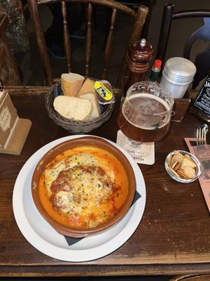 Poechenellekelder by null