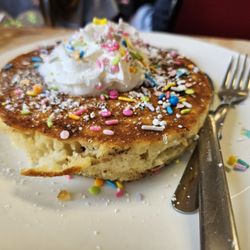 Lil Black Bear Cafe - Kid pancake with confetti