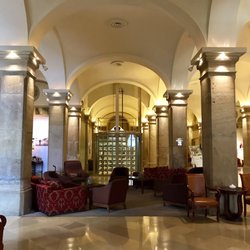 Imperial Riding School Renaissance Vienna Hotel - Lobby on the bar sode