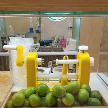 Mango Biche Mia - a bunch of mangoes in a display case - Fruits & Veggies Near Me - Jersey City, New Jersey Mango Biche Mia - a bunch of mangoes in a display case - Fruits & Veggies Near Me - Jersey City, New Jersey