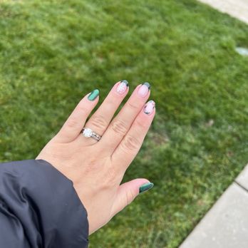 Nail Near Me - Christmas nails by Tiana - Nail Salons Near Me - Elk Grove, California
