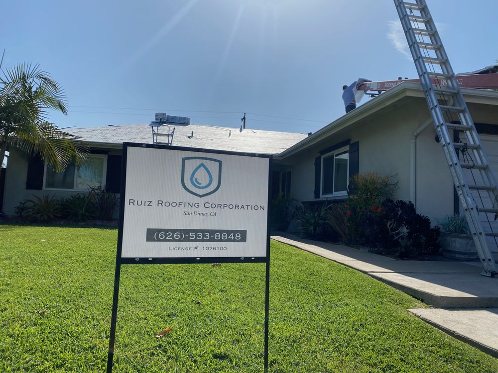 Slide of Ruiz Roofing