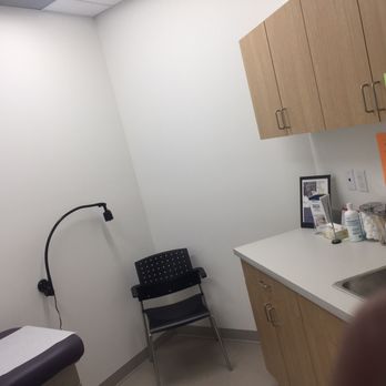 Canway Medical Centre - Medical room from the door looking in - Medical Centers Near Me - Burnaby, British Columbia Canway Medical Centre - Medical room from the door looking in - Medical Centers Near Me - Burnaby, British Columbia