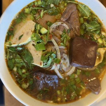 Pho Ivy - D1. Spicy Beef Noodle Soup (bun bo hue) - Vietnamese Near Me - Elk Grove, California