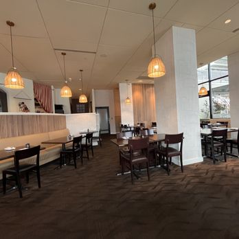 THeKOi - Dining area - Sushi Bars Near Me - Bellevue, Washington