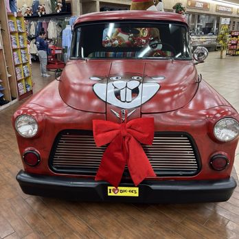 Buc-ee's - Cool car - Gas Stations Near Me - Waller, Texas