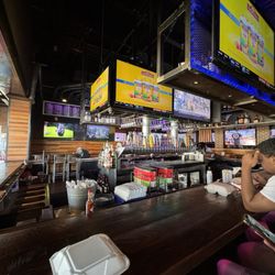 Walk-On's Sports Bistreaux - Alexandria Restaurant