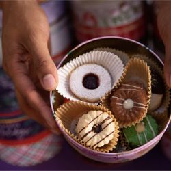 Spontaneous Confections