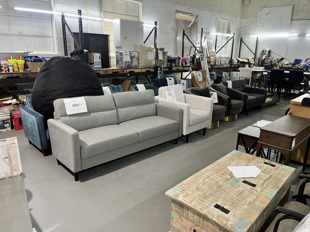 THE WAREHOUSE Updated August 2024 246 S Logan St, Elyria, Ohio