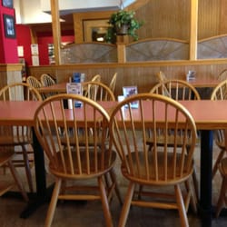 Swanton House of Pizza - Interior if Swanton Pizza is clean & cozy (exterior is scary)
