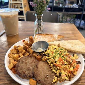 Social Eats Café - Project 607 - Mediterranean Tofu Scramble - Breakfast & Brunch Near Me - Oneonta, New York