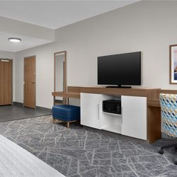 Hampton Inn & Suites Lake City - Guest room