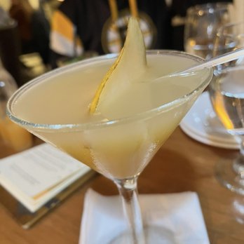 Scarlet Oak Tavern - Pear Martini - New American Near Me - Hingham, Massachusetts Scarlet Oak Tavern - Pear Martini - New American Near Me - Hingham, Massachusetts