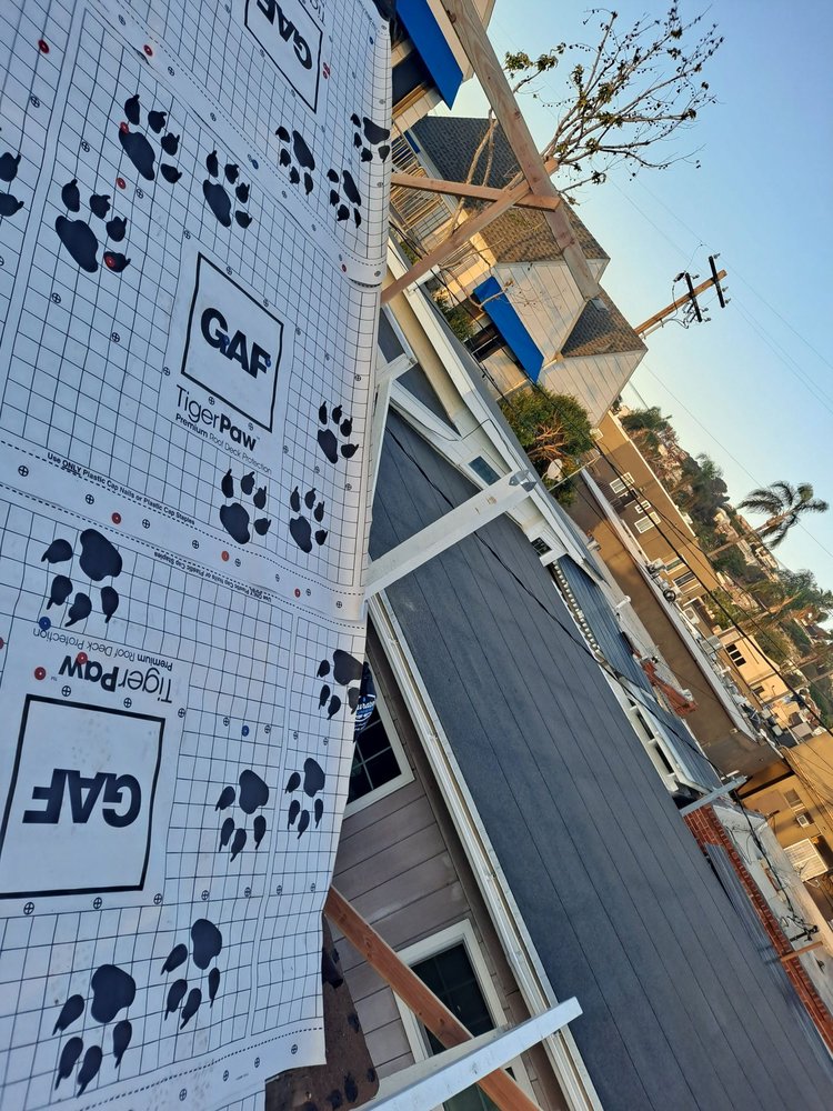 Slide of Alfaros and Son Roofing