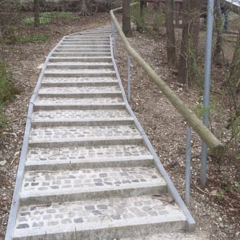 Spielplatz An Der Postwiese - Mit neu gemachte Treppe zur Rutsche - Playgrounds Near Me - Gauting, BY
