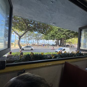 Eggs 'n Things - Waikiki Beach Eggspress - Window seating - Breakfast & Brunch Near Me - Honolulu, Hawaii Eggs 'n Things - Waikiki Beach Eggspress - Window seating - Breakfast & Brunch Near Me - Honolulu, Hawaii