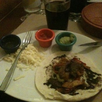 Mexicali - Eccola qui la mia fajitas salsa di fagioli, pomodori, salsa guacamole, mozzarella...pancia mia fatti capanna!!!! - Mexican Near Me - Milan, Michigan
