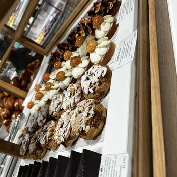 Galeries Lafayette Gourmet - One of many pastry stands - Delicatessen Near Me - Paris, 75