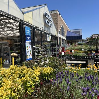 Lowe's Home Improvement - Hardware Stores Near Me - Temecula, California