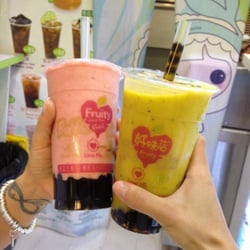 Fruity Juice Bar - Mango kijiji slush. No milk. And tapioca. Amazing.