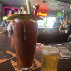Franky's Newport Lounge