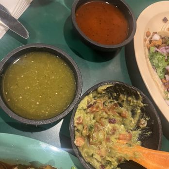 Leonors Vegetarian Mexican Restaurant - Red salsa, green salsa, guacamole - Mexican Near Me - Studio City, California