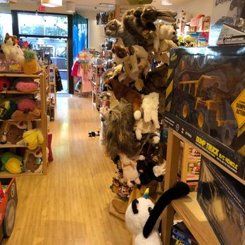 five little monkeys toy store