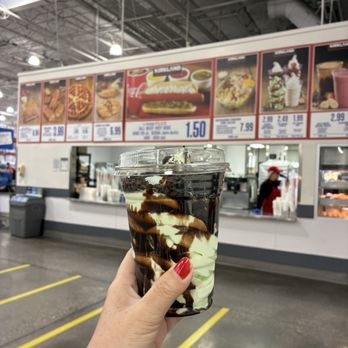 Costco - Mint ice cream with Chocolate cookie, they didn't have the fudge brownie sundae I wanted. - Wholesale Stores Near Me - San Leandro, California
