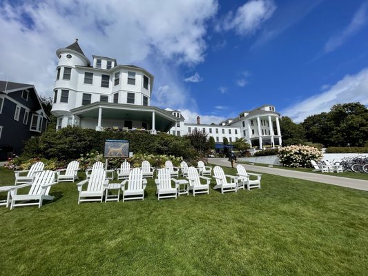 1852 Grill Room by null