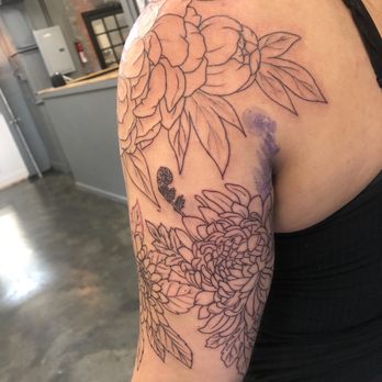 Seattle Ink & Oil - Floral sleeve - Sierra - Tattoo Near Me - Seattle, Washington Seattle Ink & Oil - Floral sleeve - Sierra - Tattoo Near Me - Seattle, Washington